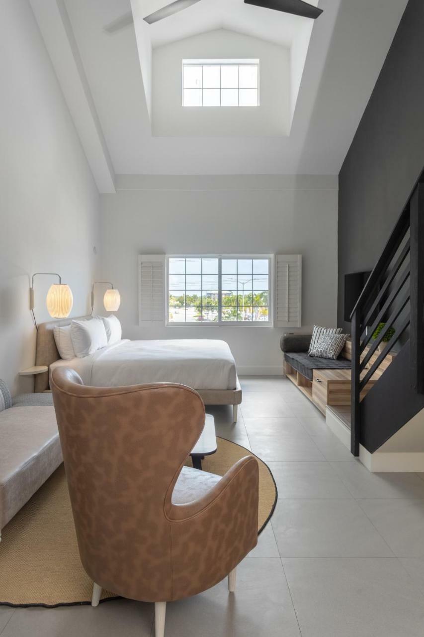 The Locale Hotel Grand Cayman Τζώρτζταουν Εξωτερικό φωτογραφία
